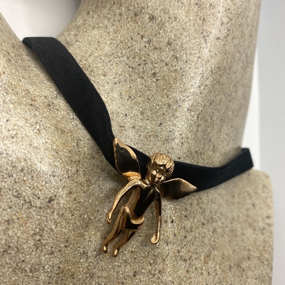 Vintage Guardian Angel Cherub Velvet Choker Necklace - Picture 5 of 10